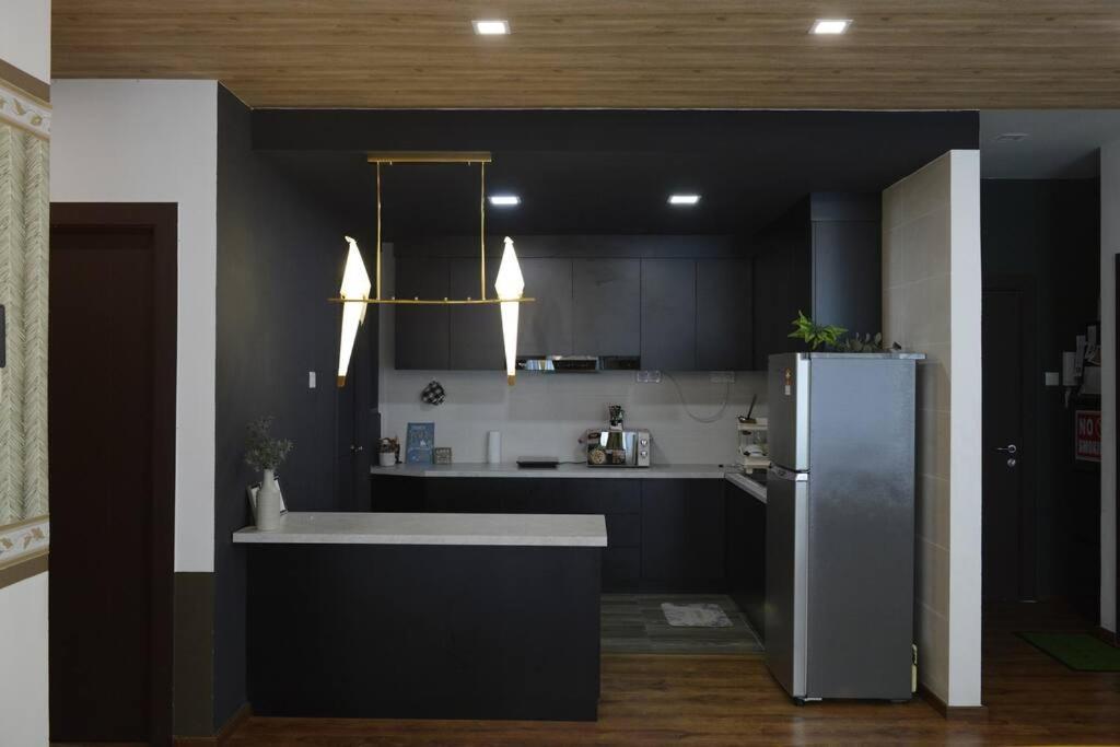 8Pax Cozy Home Stay Jazz Suites 1 Vivacity Kuching Sarawak 3Br Ngoại thất bức ảnh